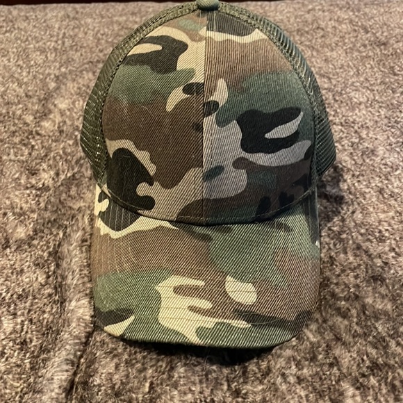 Camo Ponytail Baseball Cap - Picture 2 of 4